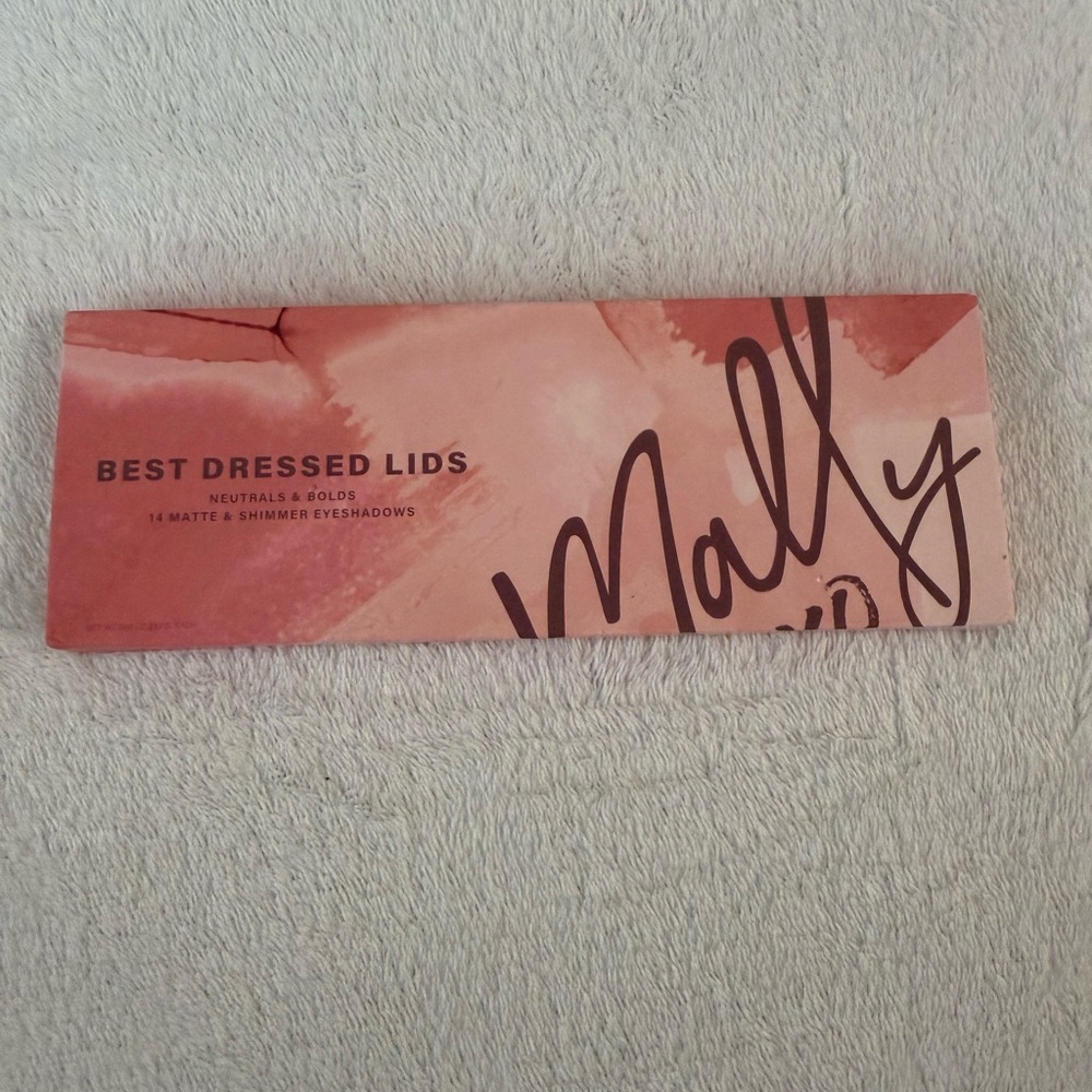 Too Faced Secret Santa Palette - Picture 4 of 6